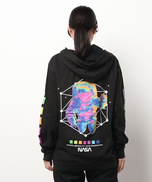 NASA（ナサ）の「《NASA》 SWEAT PULLPARKA（パーカー・レディース・ブラック/グレー・MEDIUM/LARGE/X-LARGE）」の5枚目の写真