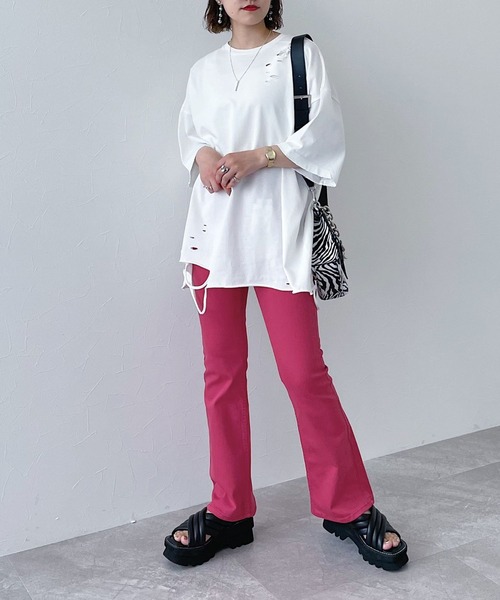 PAGEBOY(ページボーイ)の「フレアフィットジーンズ(デニムパンツ・レディース・ピンク/イエロー/ブラック/インディゴブルー/グリーン系その他6/コーラルピンク/グリーン系その他・25inch/24inch/26inch/27inch)」の19枚目の写真