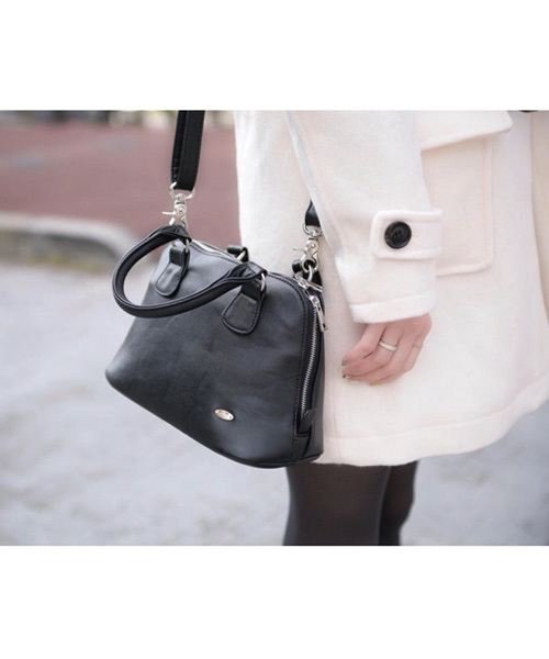 Chico（チコ）の「クラシックボストン（ボストンバッグ・レディース・ブラック/グレー/ベージュ/レッド・FREE）」の2枚目の写真