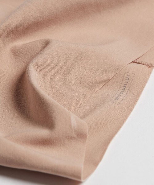 Intimissimi（インティミッシミ）の「シームレス スーピマコットン(R) キュロット（ショーツ・レディース・ブラック/ベージュ・S/M/L）」の13枚目の写真