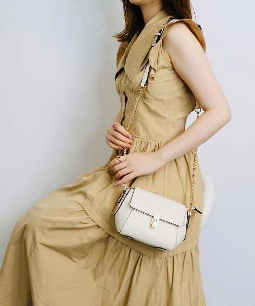 SAISON DE PAPILLON（セゾンドパピヨン）の「【満点評価】メタル チェーン ショルダーバッグ 可愛い（ショルダーバッグ・レディース・ブラック/オフホワイト・フリー）」の3枚目の写真