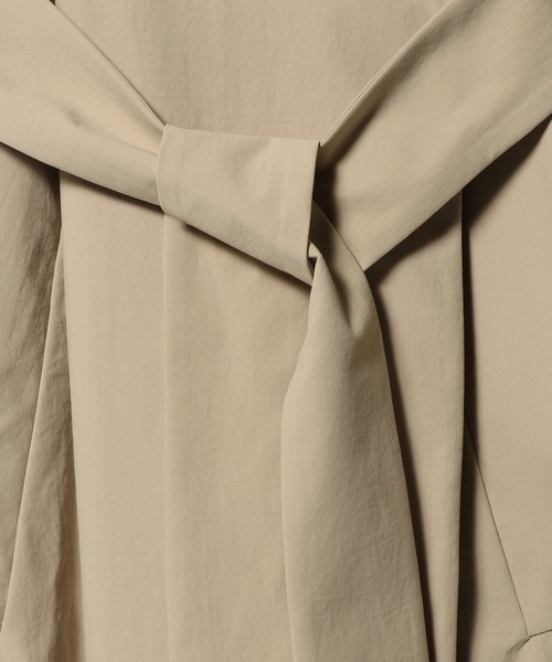 ESTNATION（エストネーション）の「ESTNATION / ポリエステルタスラントレンチコート（トレンチコート・レディース・ベージュ/ネイビー・38/36/34）」の7枚目の写真