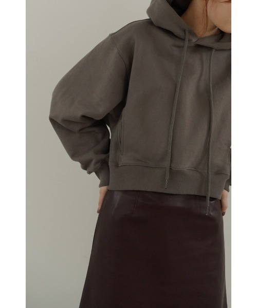LA PEAU DE GEM（ラポドゥジェム）の「【la peau de gem.】クロップドパーカー（Tシャツ/カットソー・レディース・チャコールグレー/ベージュ/バーガンディー・FREE）」の5枚目の写真