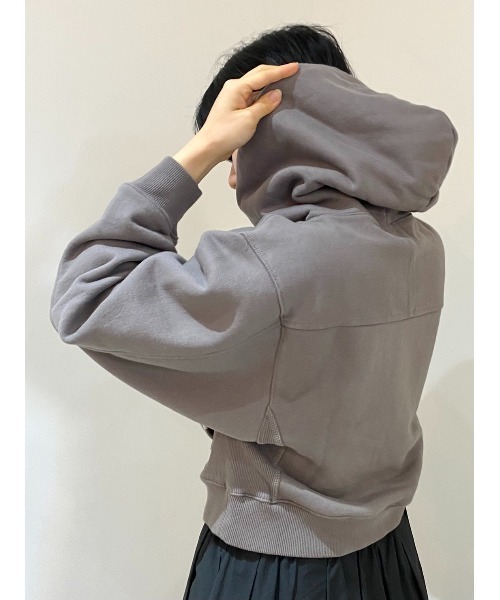 LA PEAU DE GEM（ラポドゥジェム）の「【la peau de gem.】クロップドパーカー（Tシャツ/カットソー・レディース・チャコールグレー/ベージュ/バーガンディー・FREE）」の19枚目の写真