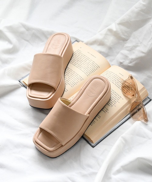 NOFALL（ノーフォール）の「スクエアトゥボリュームソールミュールサンダル（サンダル・レディース・ホワイト/ブラック/ベージュ/イエロー/グリーン・LL/S/M/L）」の3枚目の写真