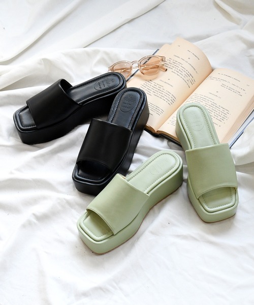 NOFALL（ノーフォール）の「スクエアトゥボリュームソールミュールサンダル（サンダル・レディース・ホワイト/ブラック/ベージュ/イエロー/グリーン・LL/S/M/L）」の4枚目の写真