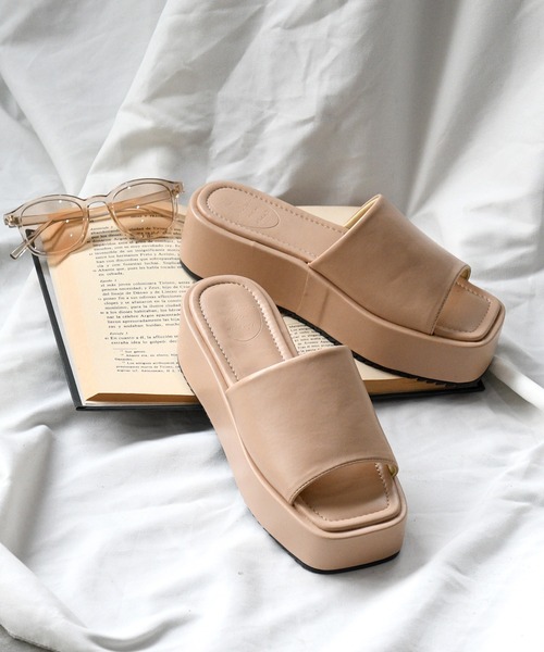 NOFALL（ノーフォール）の「スクエアトゥボリュームソールミュールサンダル（サンダル・レディース・ホワイト/ブラック/ベージュ/イエロー/グリーン・LL/S/M/L）」の6枚目の写真