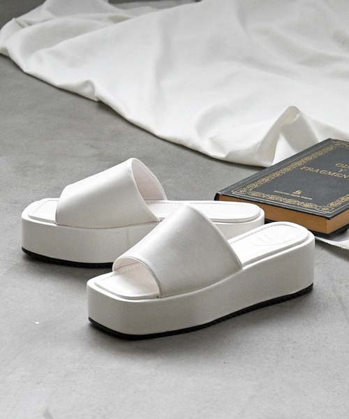 NOFALL（ノーフォール）の「スクエアトゥボリュームソールミュールサンダル（サンダル・レディース・ホワイト/ブラック/ベージュ/イエロー/グリーン・LL/S/M/L）」の17枚目の写真