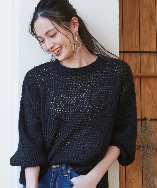 miclat（ミクラ）の「大きいサイズ メッシュニット　miclat（ニット/セーター・レディース・ベージュ/ラベンダー/ブラック/イエロー系/グレー系・L/4L/3L/LL/5L）」の2枚目の写真