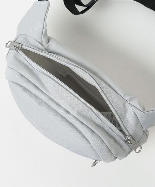 JANSPORT(ジャンスポーツ)の「JANSPORT / Fifth Avenue(ボディバッグ/ウエストポーチ・メンズ・ブラック/レッド系その他4/ブラック系その他4/シルバー/ケリーグリーン・ONE SIZE)」の12枚目の写真