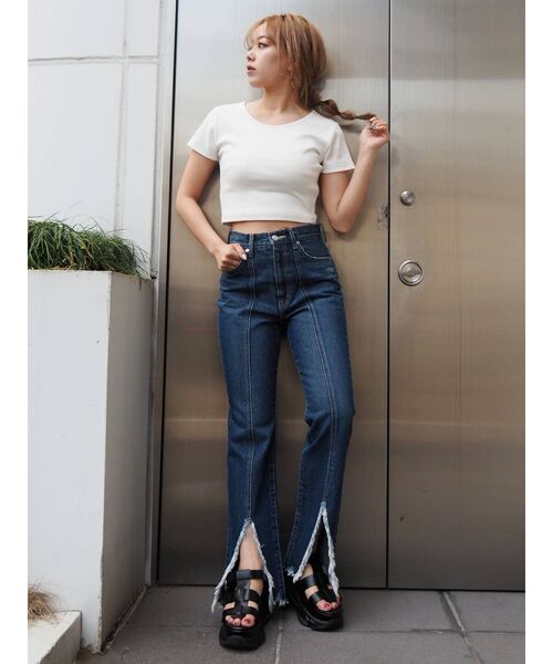 EVRIS（エヴリス）の「フロントスリットフレアデニムパンツ（デニムパンツ・レディース・ブルー/インディゴブルー・SMALL/MEDIUM）」の15枚目の写真