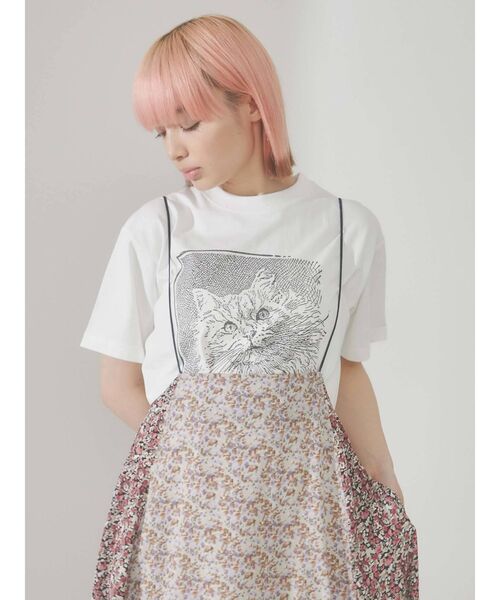 merry jenny（メリージェニー）の「CAT face Tee（Tシャツ/カットソー・レディース・チャコールグレー/オフホワイト/アイボリー・FREE）」の2枚目の写真