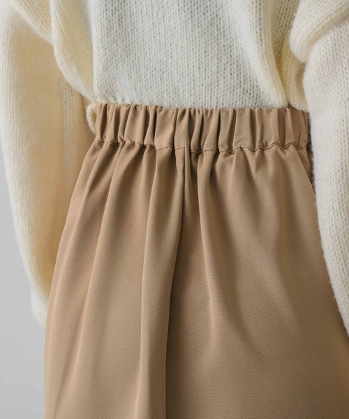 NEUNA（ヌナ）の「セミタイトロングスカート（スカート・レディース・アイボリー/ブラック/ブラウン/ベージュ・MEDIUM/SMALL/LARGE）」の8枚目の写真