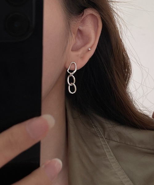 Auntie Rosa(アンティローザ)の「ハートチェーンペアピアス(ピアス(両耳用)・レディース・シルバー・FREE)」の3枚目の写真