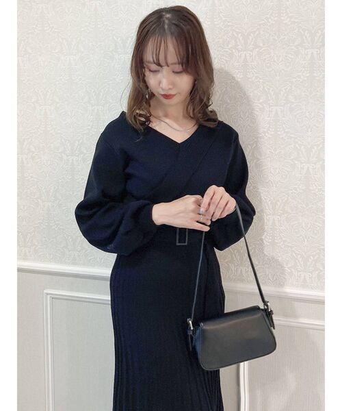 dazzlin(ダズリン)の「プリーツカシュクールロンスリワンピース(ワンピース・レディース・ブラック/ベージュ/パープル/ブラウン・FREE)」の18枚目の写真