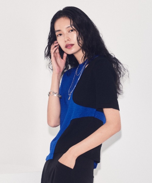 VACANCY(ヴァカンシー)の「アシンメトリーカットTシャツ(Tシャツ/カットソー・レディース・ブルー/ブラック・FREE)」の9枚目の写真