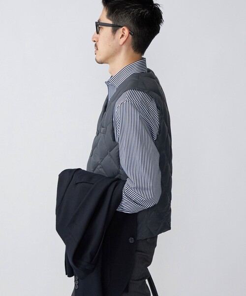 TAION(タイオン)の「*【SHIPS別注】TAION: <手洗い可能> COPYRIGHT ロゴ パッカブル インナー ダウン ジレ (ベスト)(ダウンベスト・メンズ・ブラック/チャコールグレー/ブラウン・SMALL/MEDIUM/LARGE/X-LARGE)」の5枚目の写真