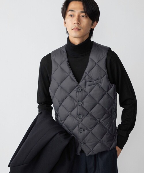 TAION(タイオン)の「*【SHIPS別注】TAION: <手洗い可能> COPYRIGHT ロゴ パッカブル インナー ダウン ジレ (ベスト)(ダウンベスト・メンズ・ブラック/チャコールグレー/ブラウン・SMALL/MEDIUM/LARGE/X-LARGE)」の16枚目の写真