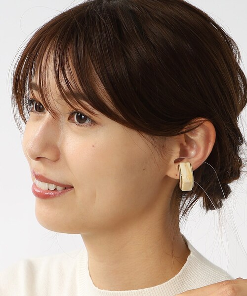 SHOO・LA・RUE(シューラルー)の「◆【イヤリング】キャンディスクエア(イヤリング・レディース・グリーン/ナチュラル/ベージュ・00)」の5枚目の写真