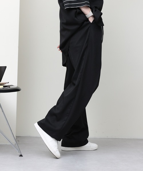 COLONY 2139（コロニートゥーワンスリーナイン）の「セットアップ対応 / ポリストレッチワイドスラックス（スラックス・メンズ・ブラック/モカ・MEDIUM/LARGE）」の21枚目の写真