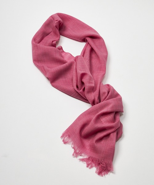 INED CLARO(イネドクラロ)の「梳毛ウールカラーストール(マフラー・レディース・ベージュ/ブラウン/カーキ/ピンク・フリー)」の4枚目の写真