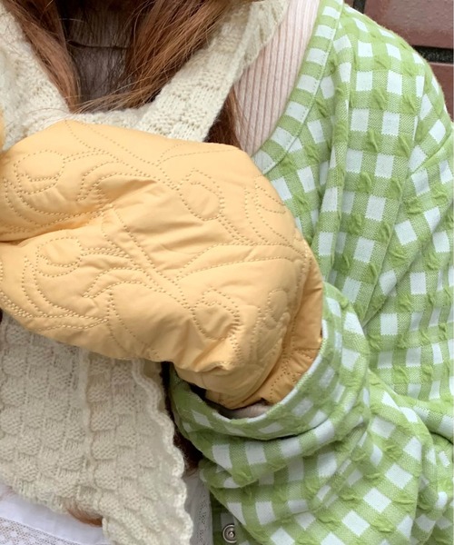 Casselini（キャセリーニ）の「Casselini(キャセリーニ)チューリップキルティングミトン（手袋・レディース・ブラック/ピンク/ブルー/クリーム・FREE）」の14枚目の写真