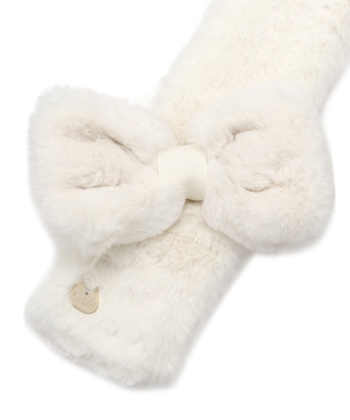 PAUL&JOE(ポールアンドジョー)の「【新色追加】フェイクファー リボンマフラー(マフラー・レディース・ベビーピンク/ブラック/オフホワイト/スカイブルー/ベージュ/レッド/グレー・FREE)」の11枚目の写真