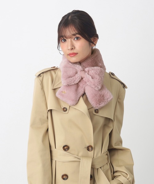 GUCCI エレガントな黒のファーリボンマフラー GUCCI エレガントな黒のファーリボンマフラー