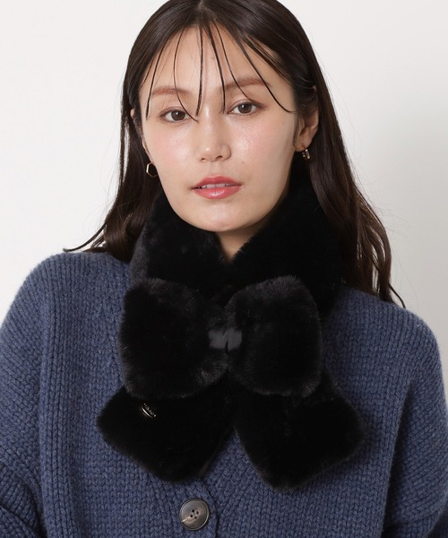 GUCCI エレガントな黒のファーリボンマフラー GUCCI エレガントな黒のファーリボンマフラー