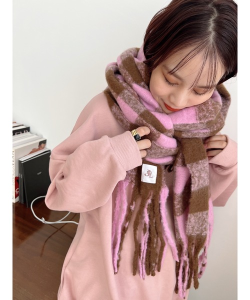 JUMELLE（ジュメロ）の「ブロックチェックマフラー（マフラー・レディース・ピンク/ブラック・FREE）」の3枚目の写真