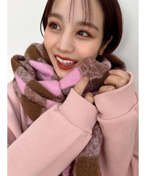 JUMELLE（ジュメロ）の「ブロックチェックマフラー（マフラー・レディース・ピンク/ブラック・FREE）」の5枚目の写真