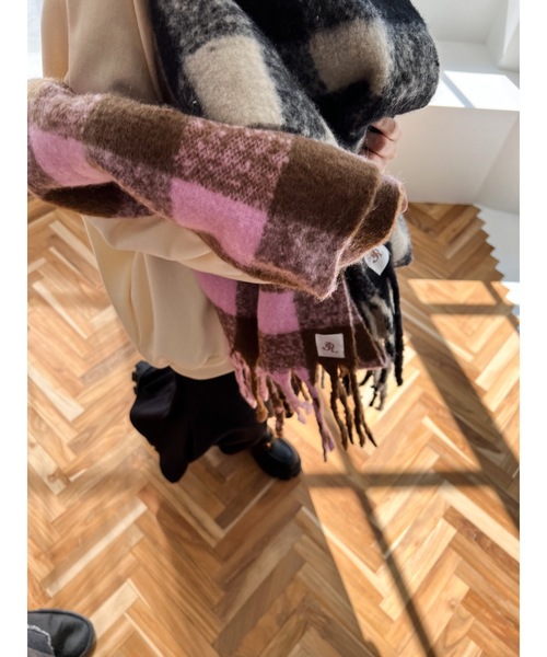 JUMELLE（ジュメロ）の「ブロックチェックマフラー（マフラー・レディース・ピンク/ブラック・FREE）」の19枚目の写真
