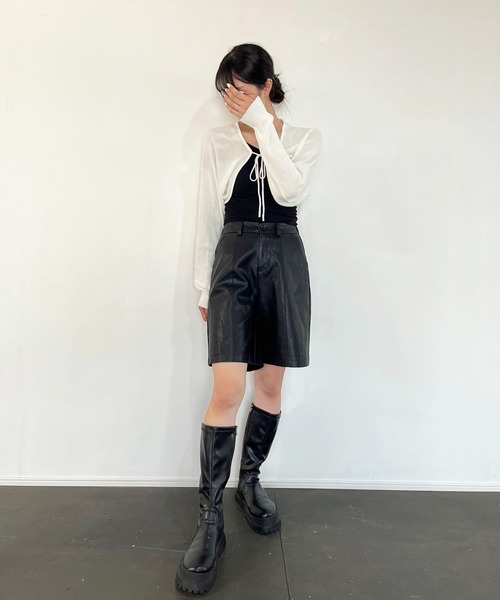 Jewelobe（ジュエローブ）の「センターステッチシンセティックレザーハーフパンツ（その他パンツ・レディース・グレー/ブラック・FREE）」の8枚目の写真