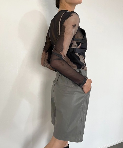 Jewelobe（ジュエローブ）の「センターステッチシンセティックレザーハーフパンツ（その他パンツ・レディース・グレー/ブラック・FREE）」の12枚目の写真