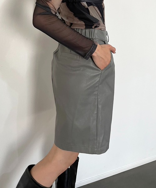 Jewelobe（ジュエローブ）の「センターステッチシンセティックレザーハーフパンツ（その他パンツ・レディース・グレー/ブラック・FREE）」の13枚目の写真