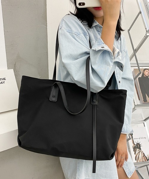 yuue' ( wear )(ユーイ)の「大容量シンプルトートバッグ(トートバッグ・レディース・ホワイト/ブラック/カーキ・FREE)」の4枚目の写真