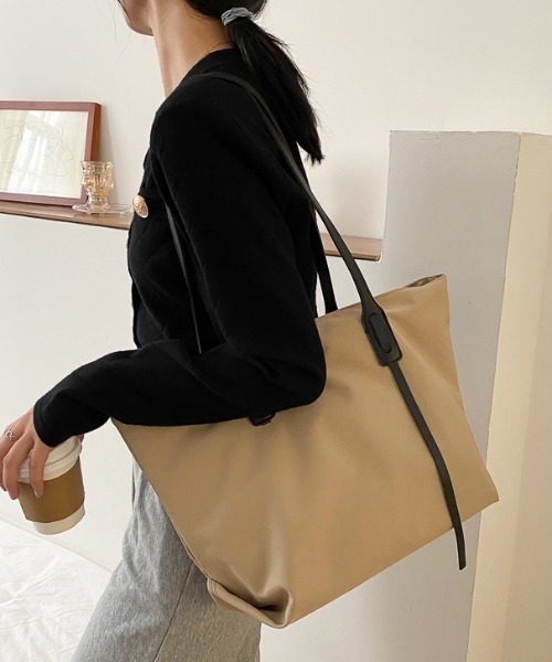 yuue' ( wear )(ユーイ)の「大容量シンプルトートバッグ(トートバッグ・レディース・ホワイト/ブラック/カーキ・FREE)」の5枚目の写真