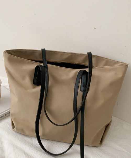 yuue' ( wear )(ユーイ)の「大容量シンプルトートバッグ(トートバッグ・レディース・ホワイト/ブラック/カーキ・FREE)」の6枚目の写真