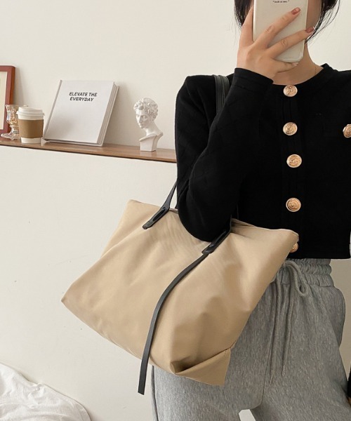 yuue' ( wear )(ユーイ)の「大容量シンプルトートバッグ(トートバッグ・レディース・ホワイト/ブラック/カーキ・FREE)」の12枚目の写真
