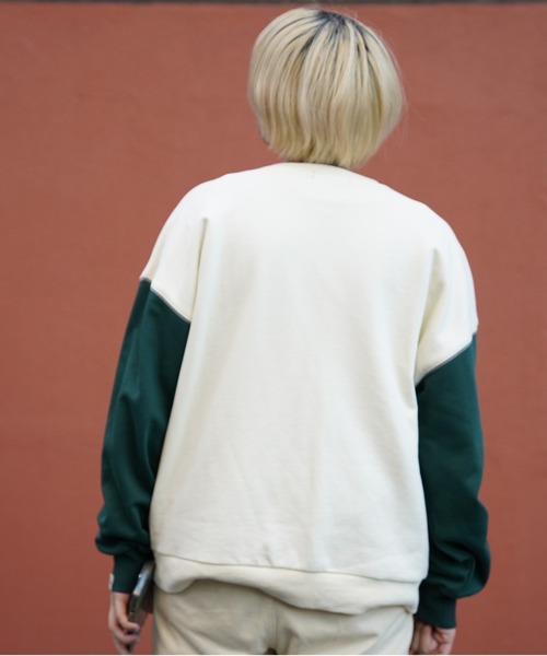 AVIREX（アヴィレックス）の「C/LOGO WAPPEN SWEAT PULLOVER/ロゴワッペンスウェットプルオーバー（スウェット・レディース・グリーン/チャコール・F）」の9枚目の写真