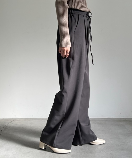 ❤️新品・タグ付き❤️『CORROSE』スラックス cona（コナ）の「【ZOZO限定】ウエスト紐スラックス（スラックス