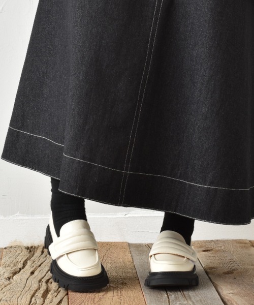 SVEC(シュベック)の「チャンキーソール ベルクロ コインローファー(ローファー・レディース・オフホワイト/ブラック・35/36/37/38/39)」の3枚目の写真