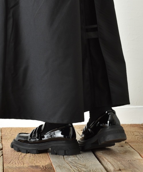 SVEC(シュベック)の「チャンキーソール ベルクロ コインローファー(ローファー・レディース・オフホワイト/ブラック・35/36/37/38/39)」の8枚目の写真