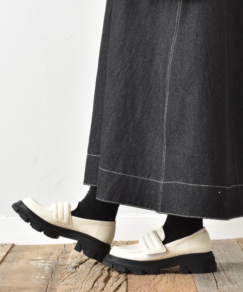 SVEC(シュベック)の「チャンキーソール ベルクロ コインローファー(ローファー・レディース・オフホワイト/ブラック・35/36/37/38/39)」の19枚目の写真