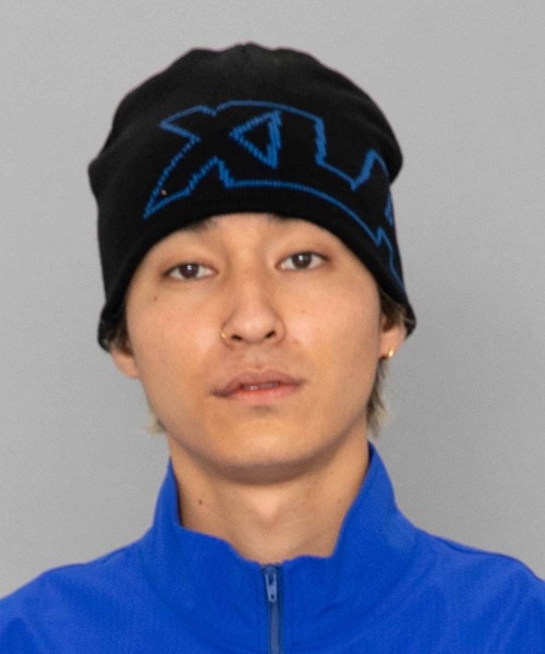 XLARGE（エクストララージ）の「LOGO BEANIE（ニットキャップ/ビーニー・メンズ・ブルー/ブラウン/ブラック/バーガンディー・ONE SIZE）」の11枚目の写真