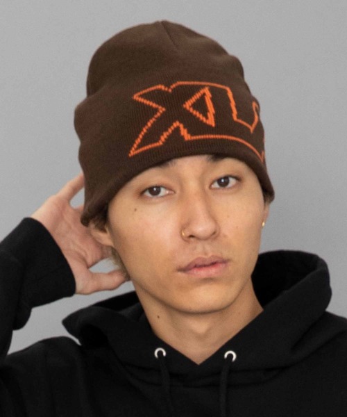XLARGE（エクストララージ）の「LOGO BEANIE（ニットキャップ/ビーニー・メンズ・ブルー/ブラウン/ブラック/バーガンディー・ONE SIZE）」の13枚目の写真