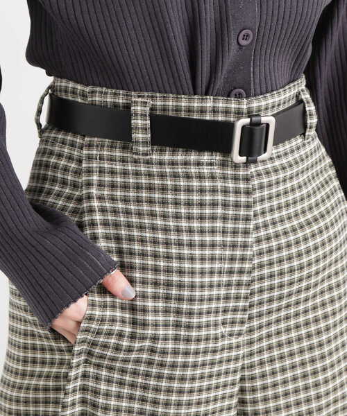 N.（N. Natural Beauty Basic）（エヌエヌナチュラルビューティーベーシック）の「スクエアバックルナローベルト（ベルト・レディース・ブラック/ベージュ・FREE）」の2枚目の写真