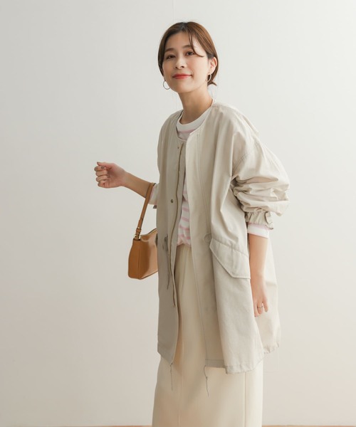 URBAN RESEARCH DOORS(アーバンリサーチドアーズ)の「ノーカラーモッズコート(モッズコート・レディース・ライトベージュ/カーキ・MEDIUM)」の16枚目の写真