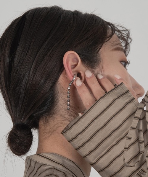 lawgy(ラウジー)の「ball chain design cuff(イヤーカフ・レディース・シルバー/ゴールド・FREE)」の1枚目の写真