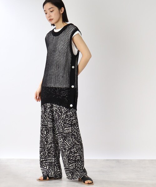 THE SHOP TK (ザ ショップ ティーケー )の「◆【レイヤード/洗える】透かし編みメッシュニットベスト(ベスト・レディース・ホワイト系/ブラック/ブルー・99)」の10枚目の写真